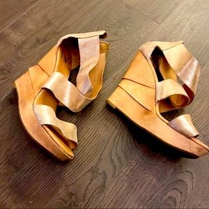 Diane von Furstenberge layered wooden wedge heel